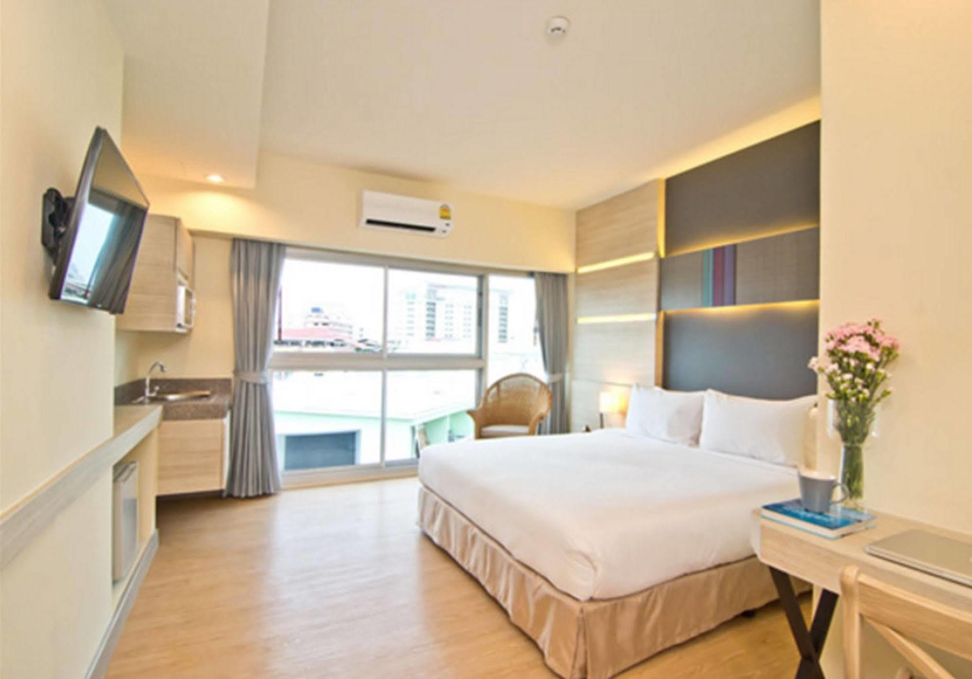 Sunshine One Hotell Pattaya Exteriör bild