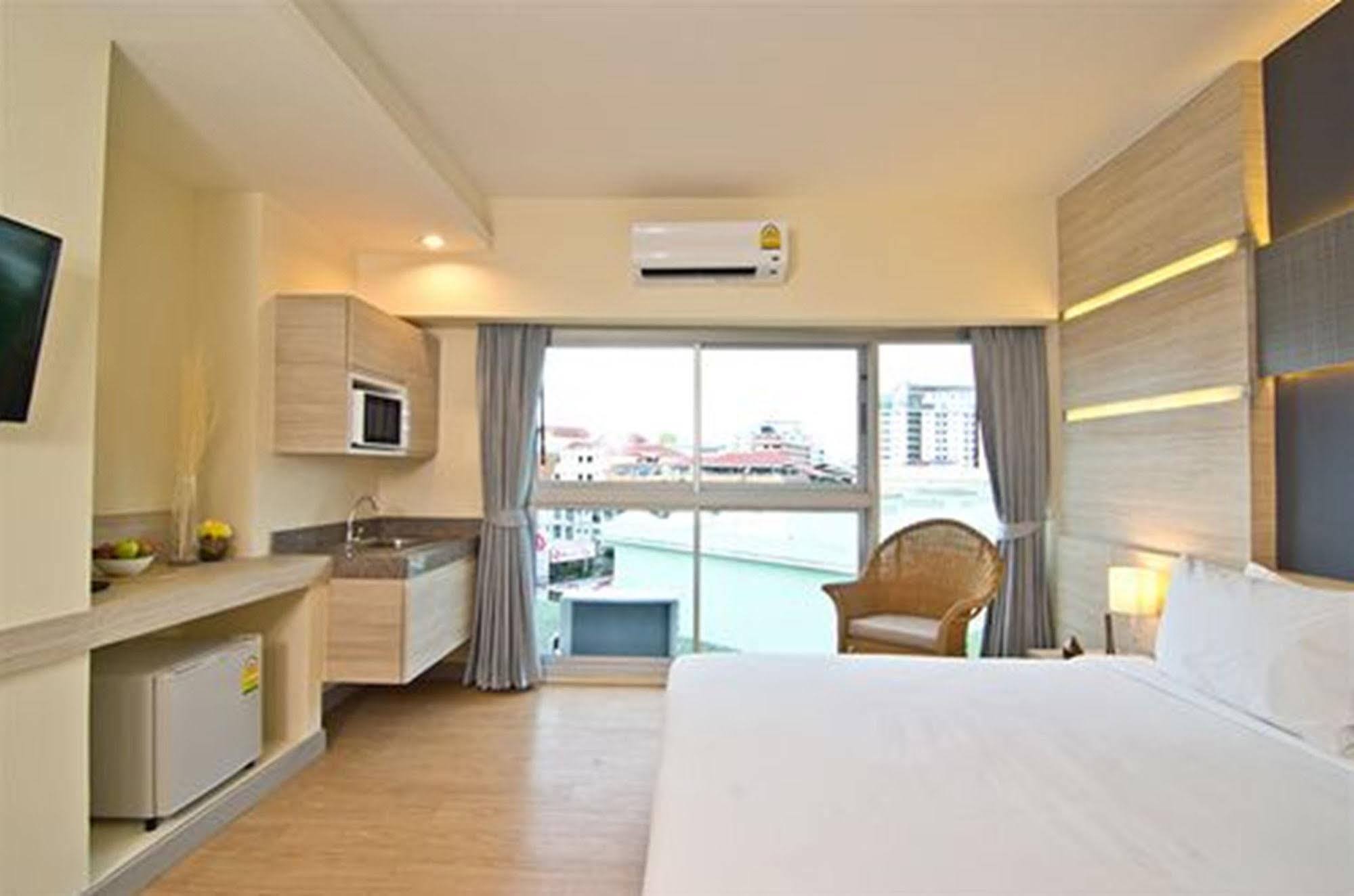 Sunshine One Hotell Pattaya Exteriör bild