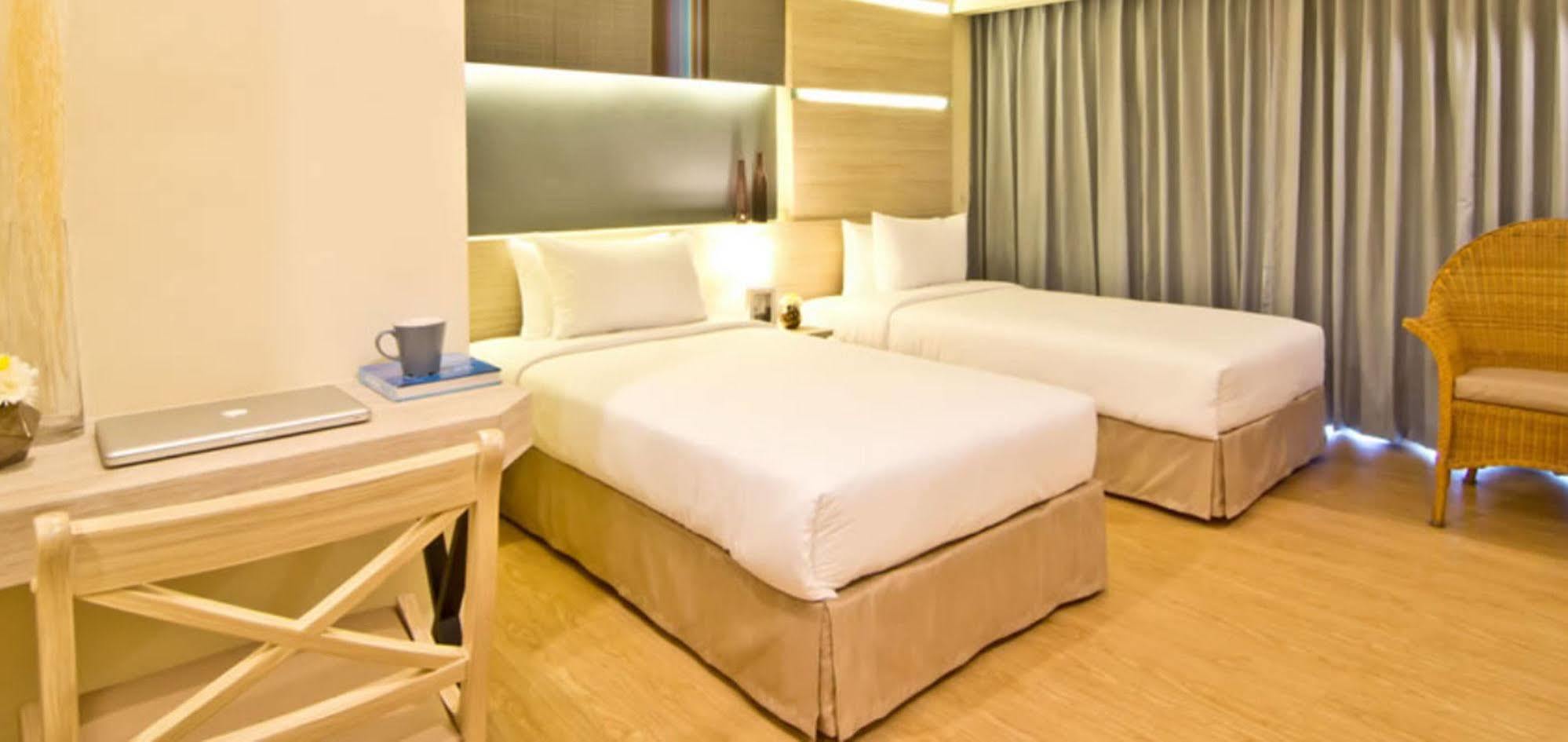 Sunshine One Hotell Pattaya Exteriör bild